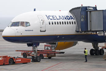 TF-FIA - Icelandair Boeing 757-200