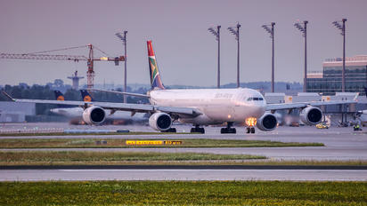 ZS-SNG - South African Airways Airbus A340-600