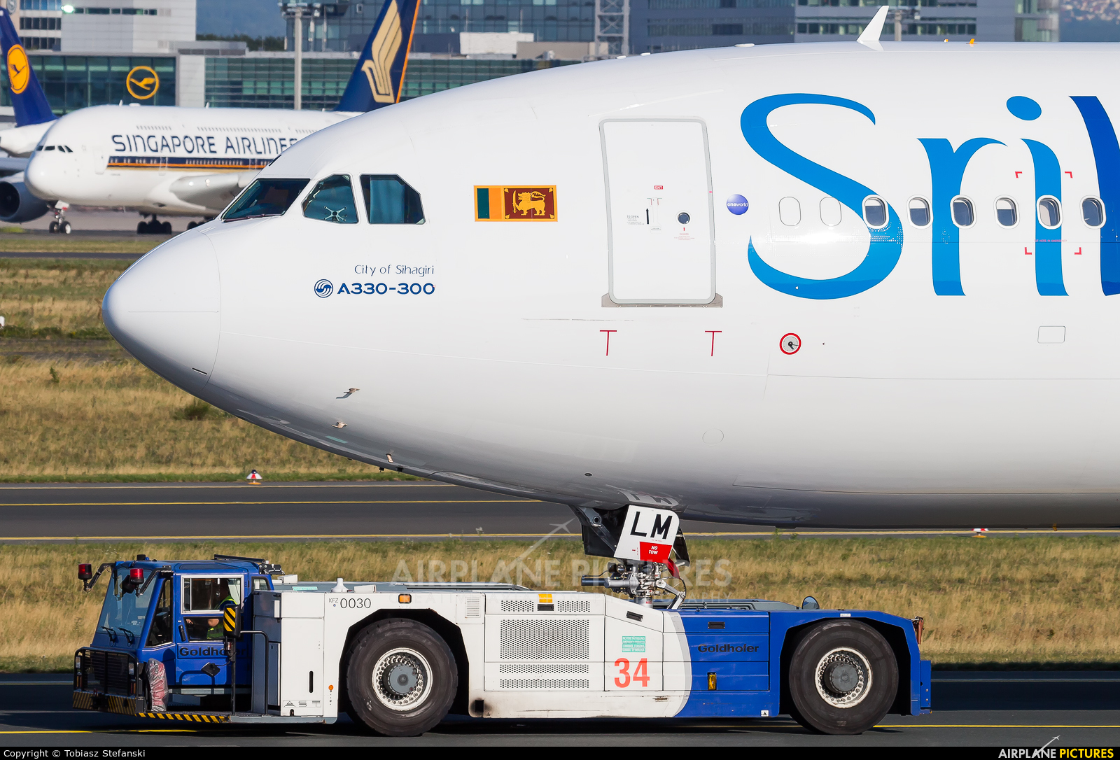 SriLankan Airlines 4R-ALM aircraft at Frankfurt