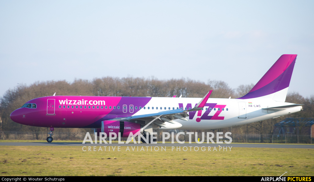 Wizz Air HA-LWS aircraft at Groningen - Eelde