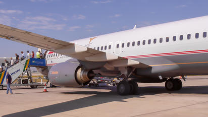 OE-LNR - Lauda Air Boeing 737-800