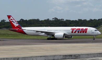 PR-XTA - TAM Airbus A350-900
