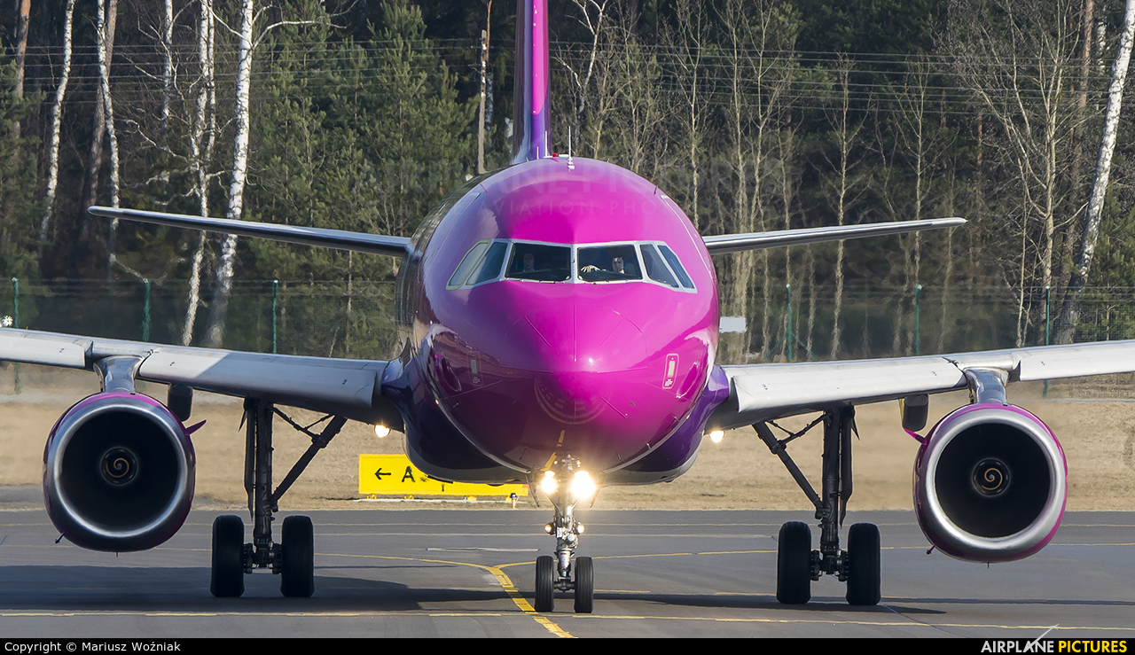 Wizz Air HA-LPQ aircraft at Gdańsk - Lech Wałęsa