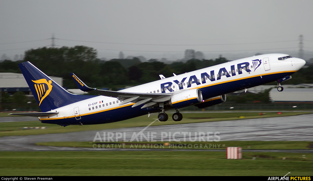 Ryanair EI-EVP aircraft at Birmingham