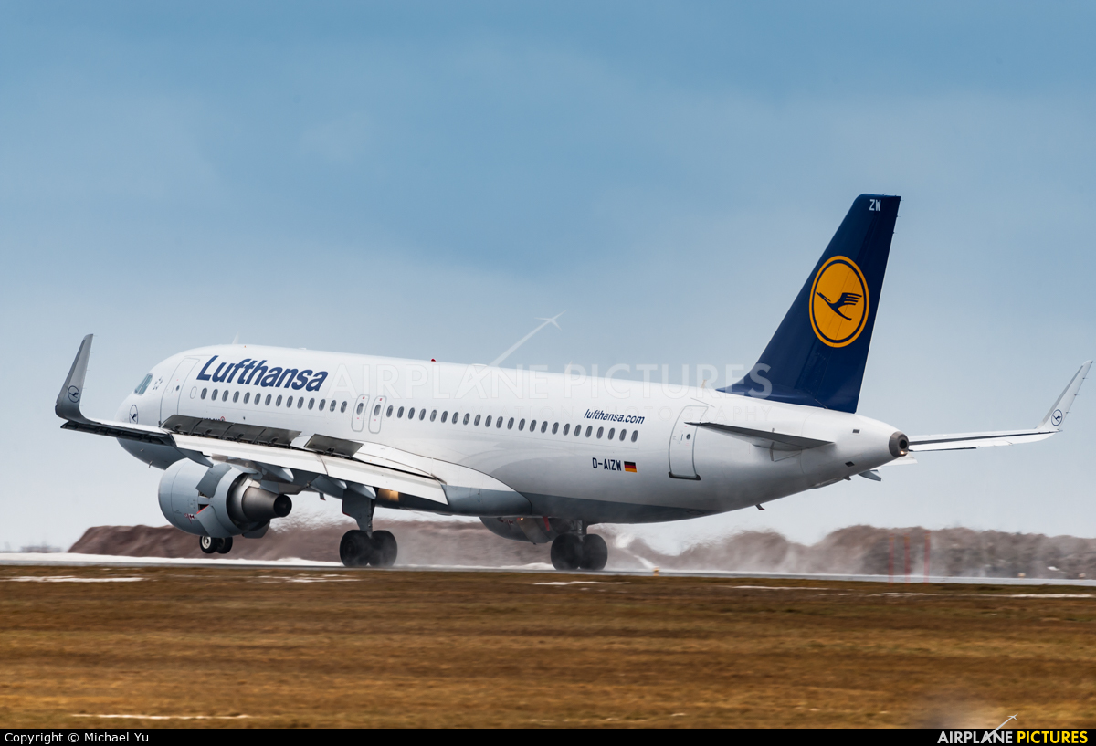 Lufthansa D-AIZW aircraft at Helsinki - Vantaa