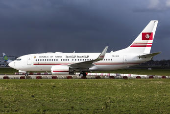 TS-IOO - Tunisia - Government Boeing 737-700 BBJ