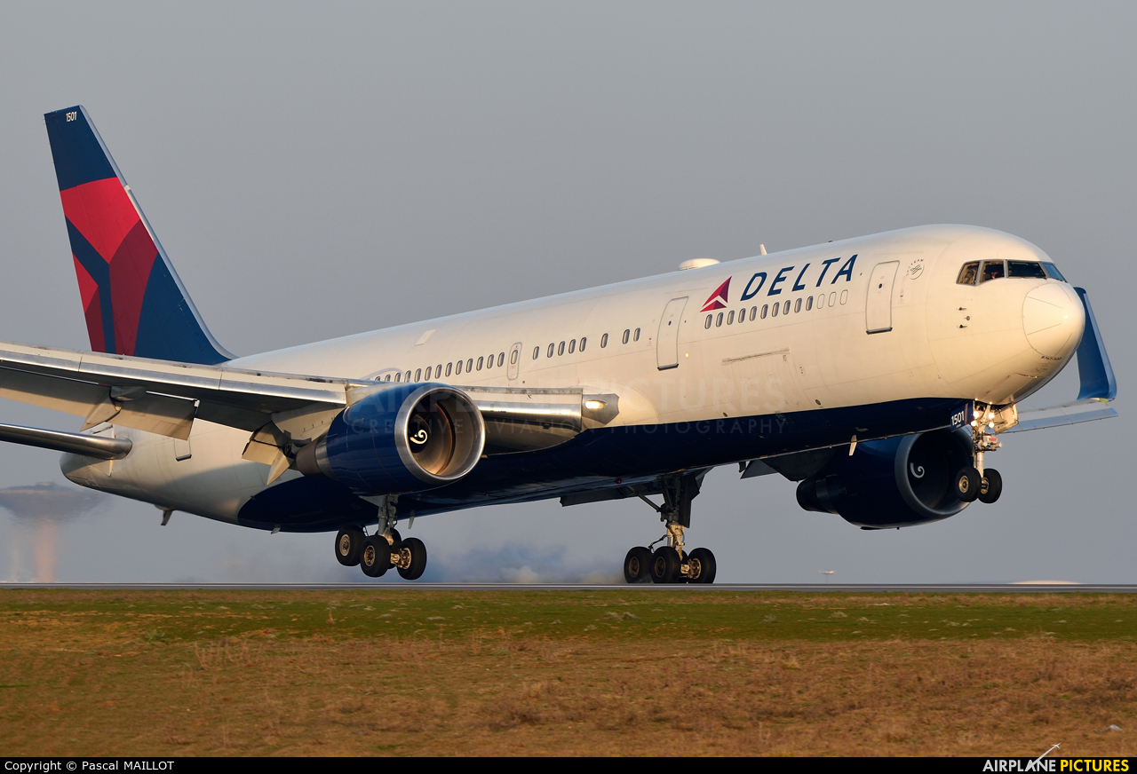 Delta Air Lines N1501P aircraft at Paris - Charles de Gaulle