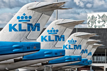 - - KLM Fokker 70