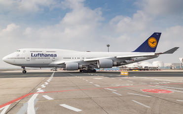 D-ABVU - Lufthansa Boeing 747-400