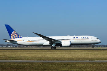 N45956 - United Airlines Boeing 787-9 Dreamliner