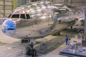- - KLM Boeing 777-200