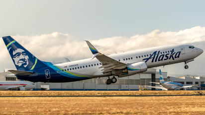 N563AS - Alaska Airlines Boeing 737-800