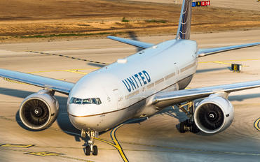 N77019 - United Airlines Boeing 777-200ER