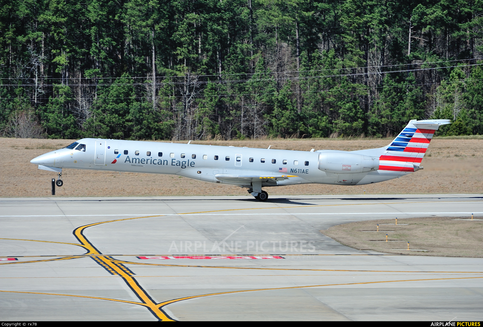 American Eagle N611AE aircraft at Raleigh - Durham Intl