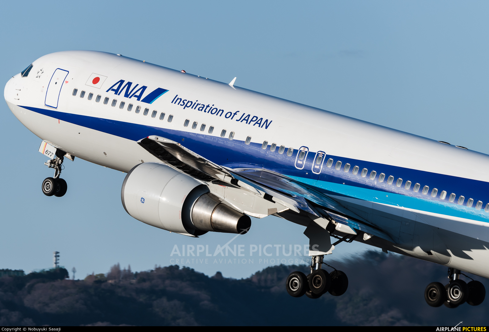 ANA - All Nippon Airways JA8677 aircraft at Osaka - Itami Intl