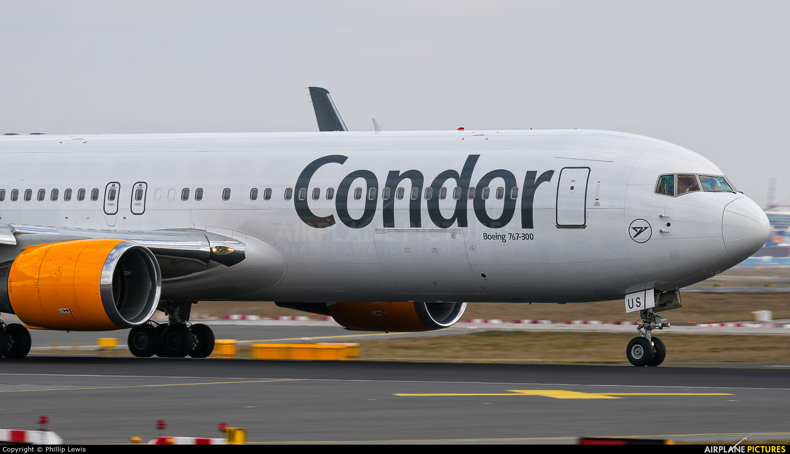 Condor D-ABUS aircraft at Frankfurt