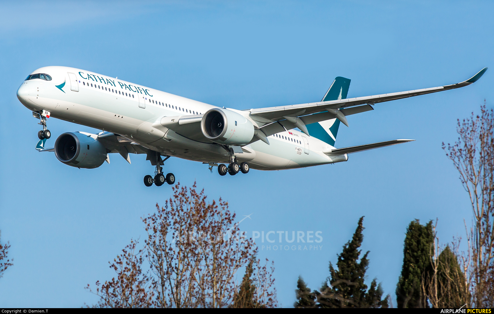 Cathay Pacific F-WZFX aircraft at Toulouse - Blagnac