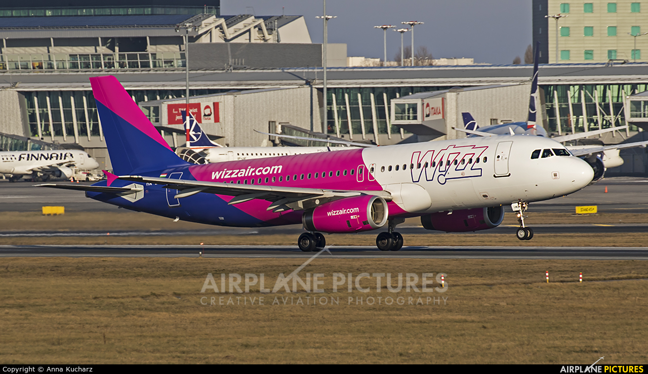 Wizz Air HA-LWC aircraft at Warsaw - Frederic Chopin
