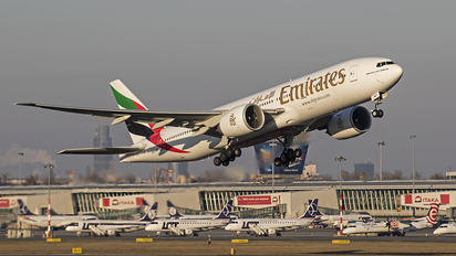 A6-EWF - Emirates Airlines Boeing 777-200LR