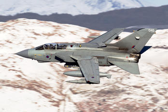 ZA553 - Royal Air Force Panavia Tornado GR.4 / 4A