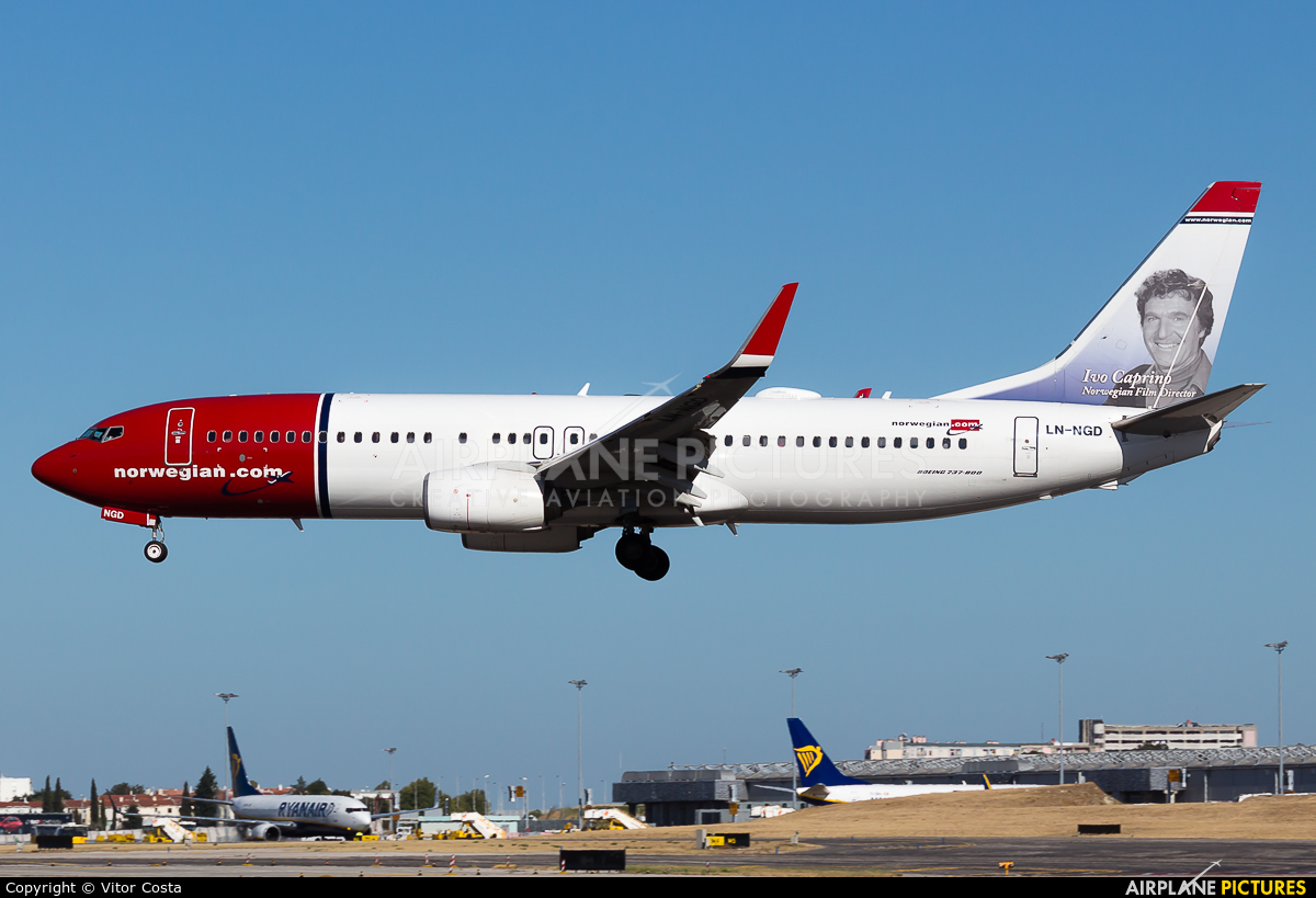 Norwegian Air Shuttle LN-NGD aircraft at Lisbon