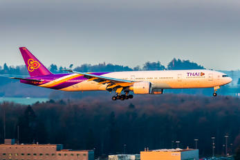 HS-TKX - Thai Airways Boeing 777-300ER