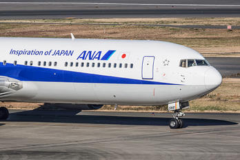 JA8568 - ANA - All Nippon Airways Boeing 767-300