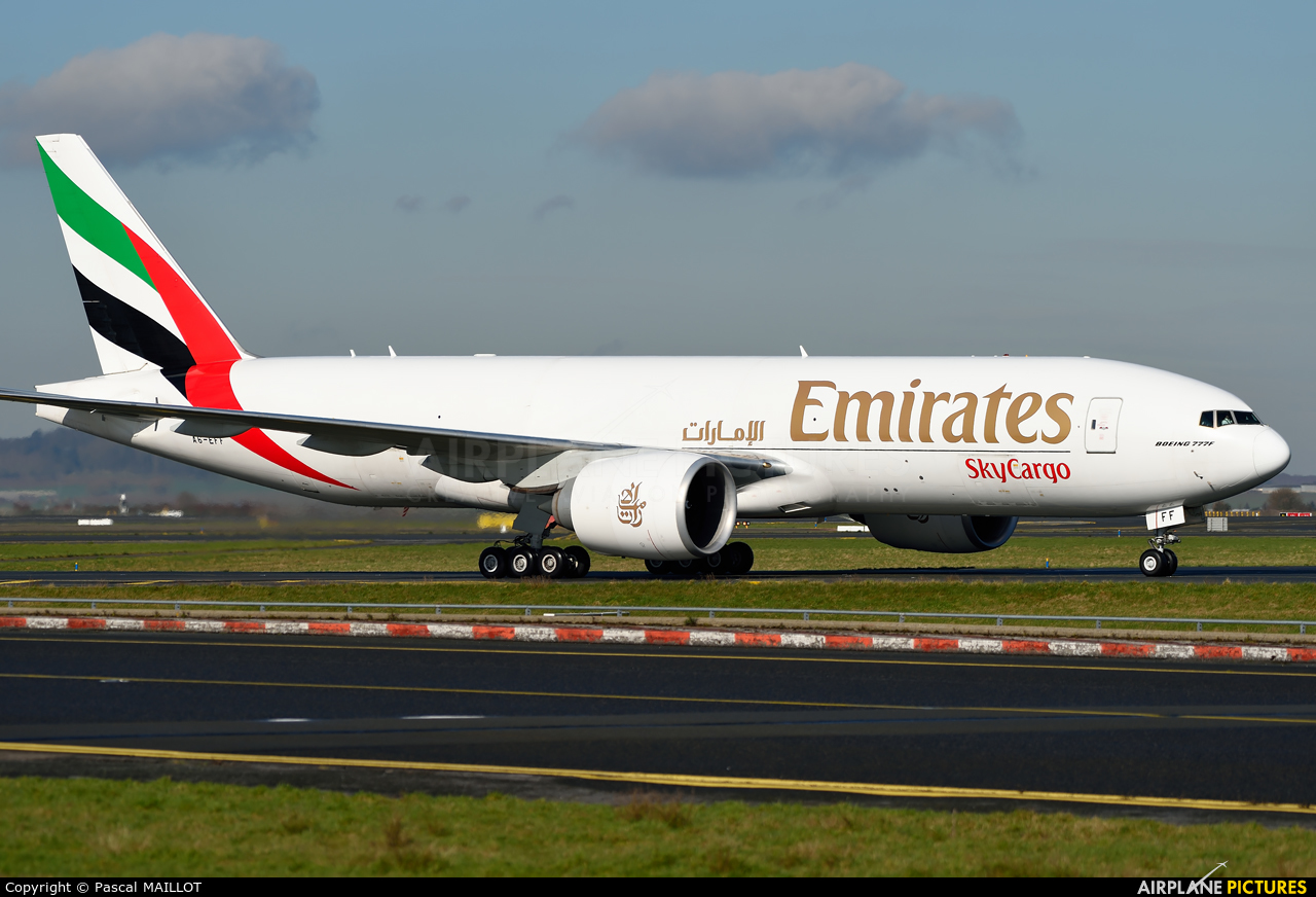 Emirates Sky Cargo A6-EFF aircraft at Paris - Charles de Gaulle