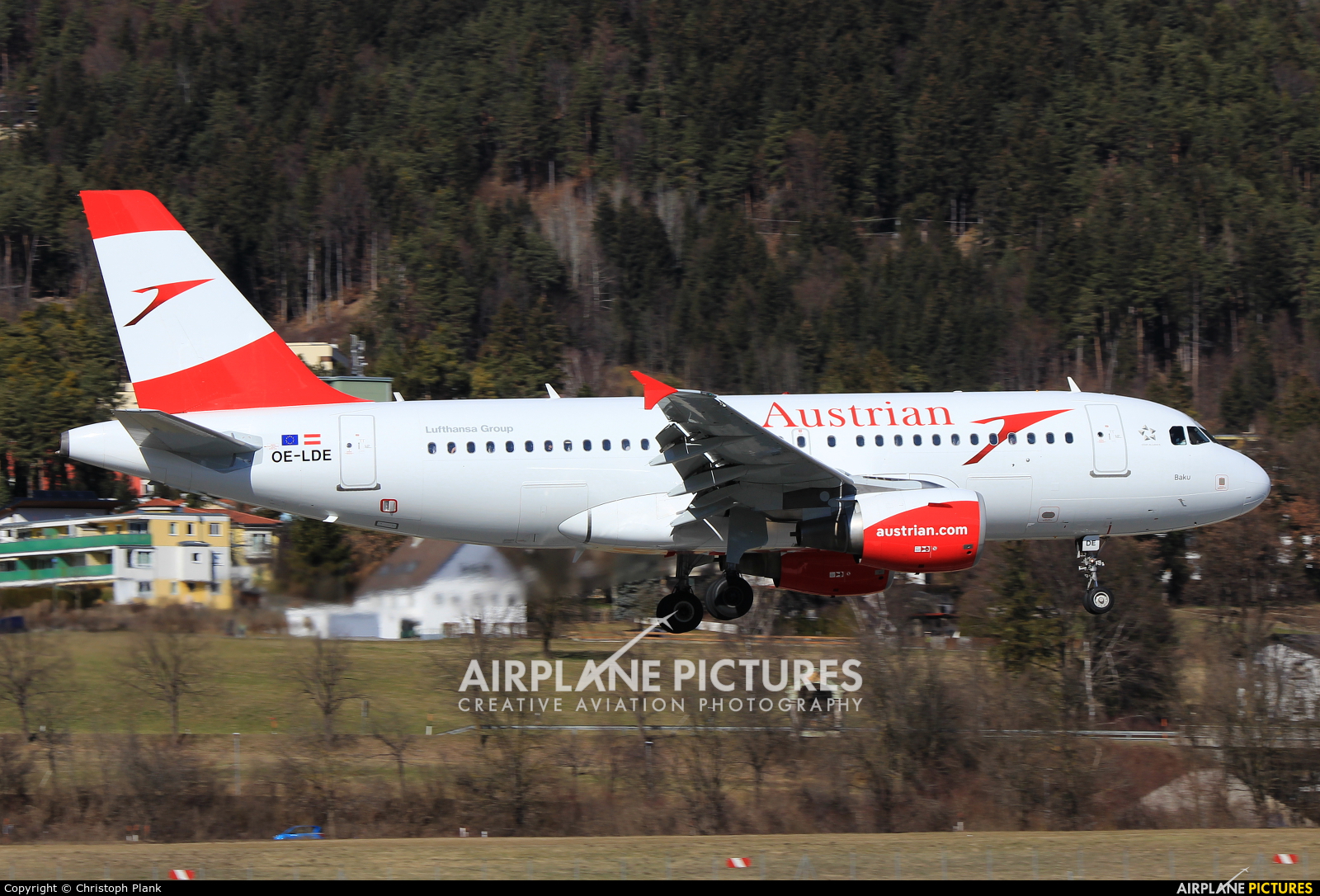 Austrian Airlines/Arrows/Tyrolean OE-LDE aircraft at Innsbruck