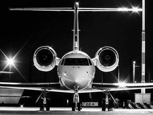 N328MM - Private Gulfstream Aerospace G-V, G-V-SP, G500, G550