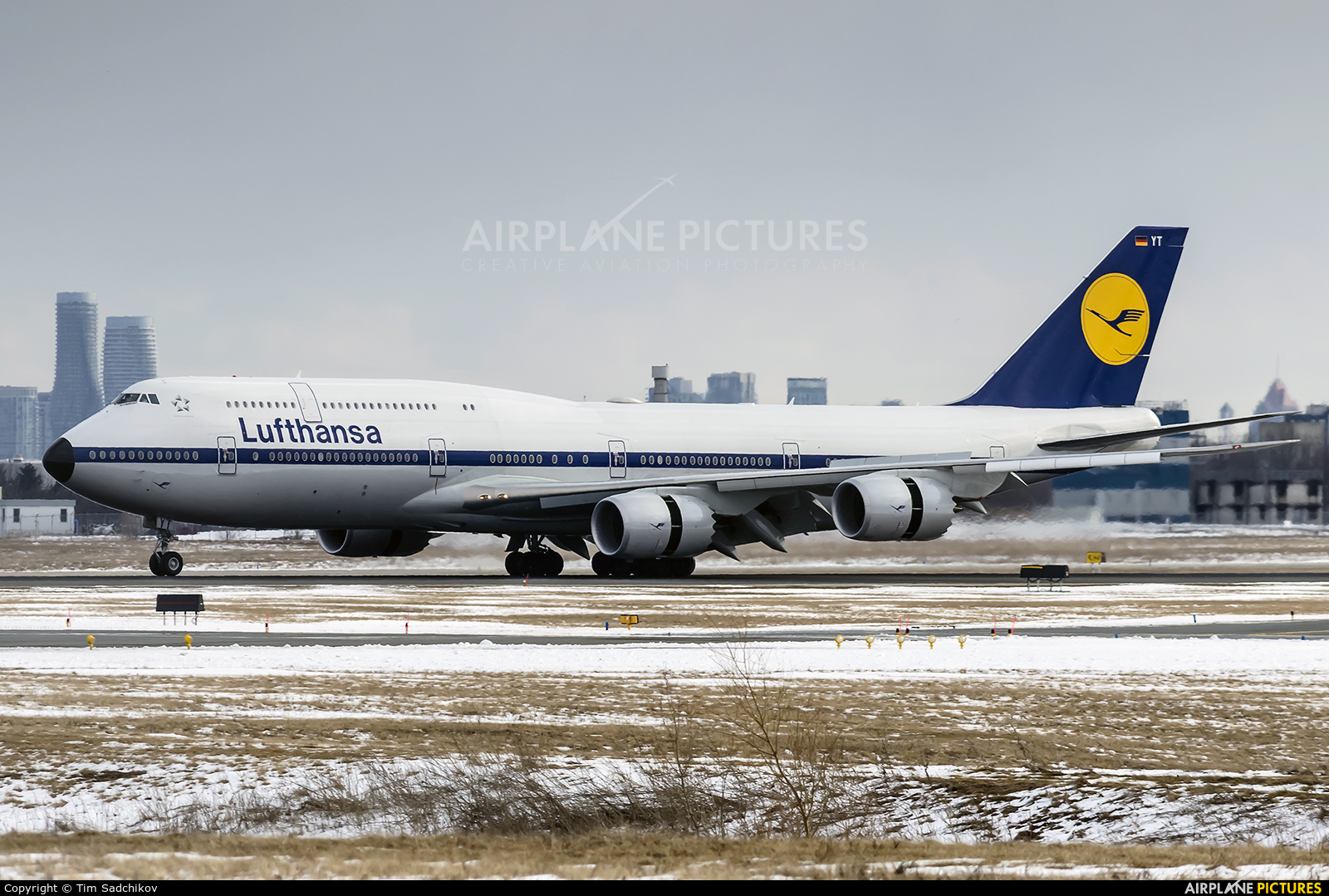 Lufthansa D-ABYT aircraft at Toronto - Pearson Intl, ON