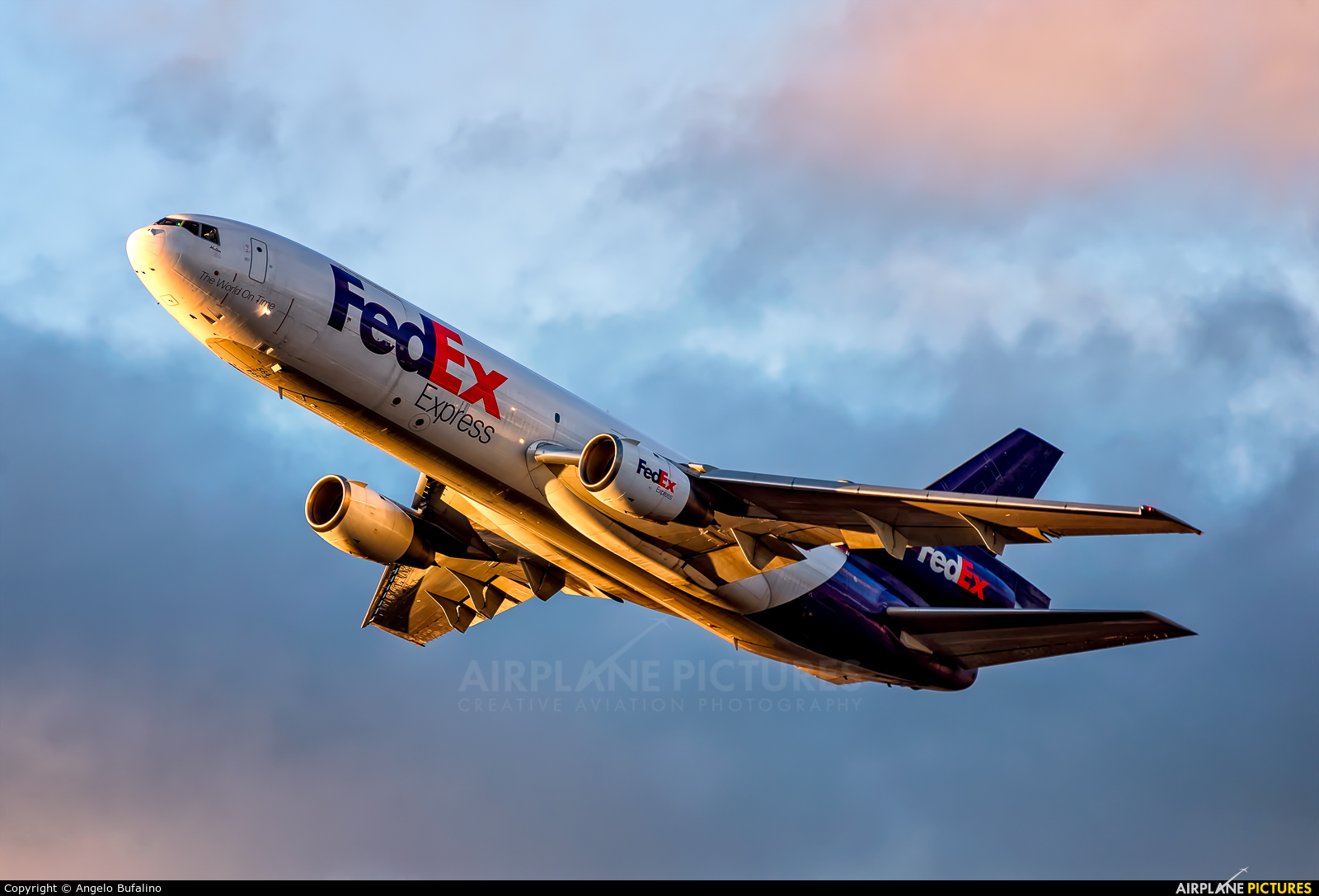 FedEx Federal Express N564FE aircraft at Newark Liberty Intl