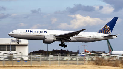 N78005 - United Airlines Boeing 777-200ER