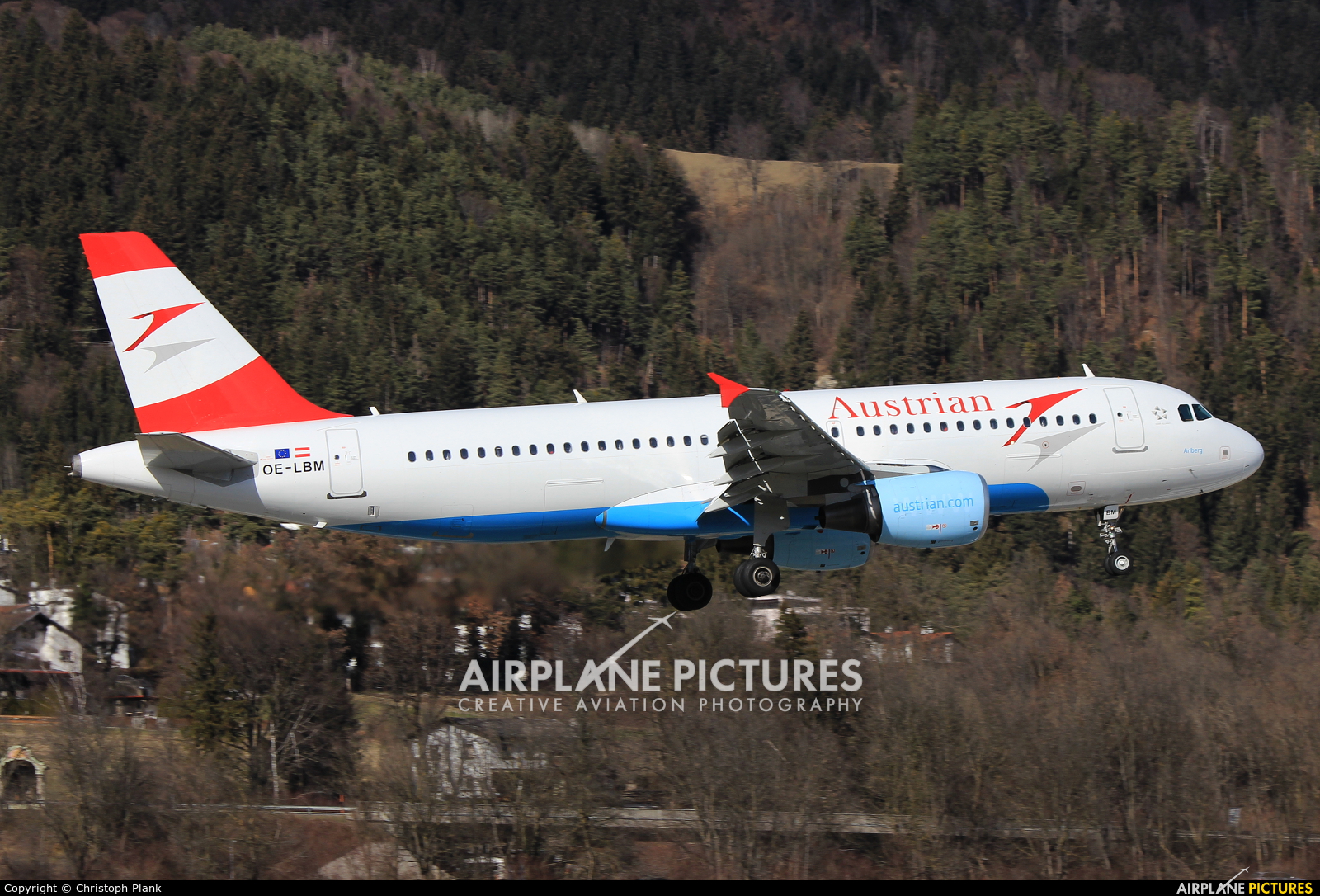 Austrian Airlines/Arrows/Tyrolean OE-LBM aircraft at Innsbruck