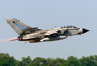 MM55002 - Italy - Air Force Panavia Tornado - IDS