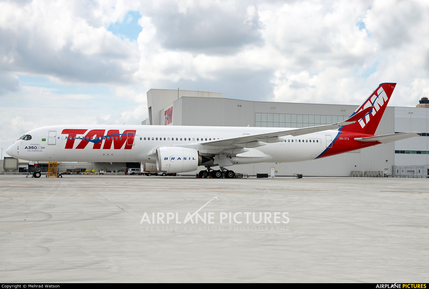 TAM PR-XTA aircraft at Miami Intl