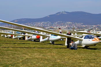 OM-8800 - Aeroklub Nitra DG Flugzeugbau DG-1000