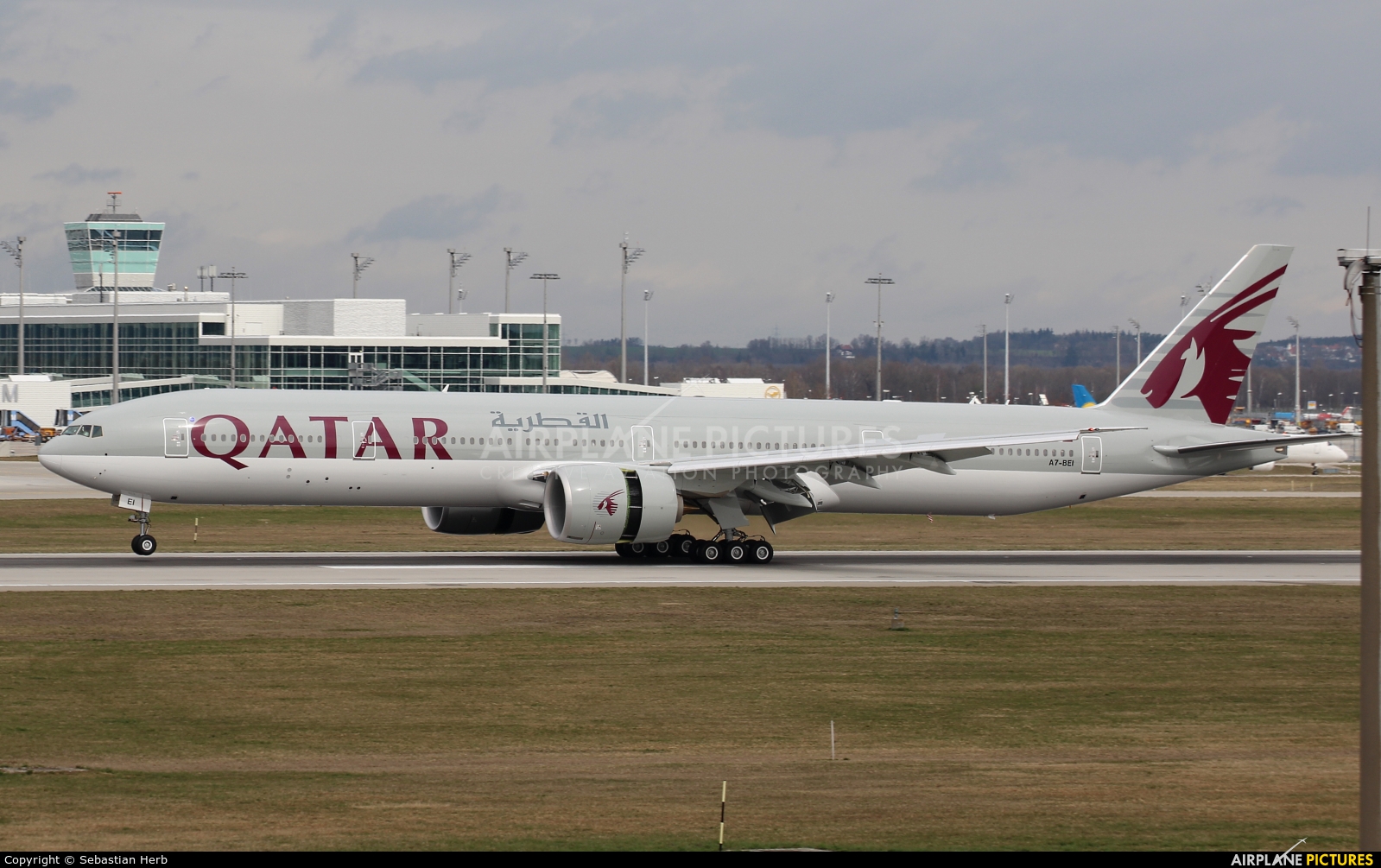 Qatar Airways A7-BEI aircraft at Munich