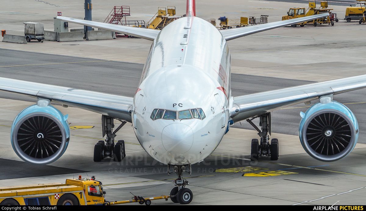 Austrian Airlines/Arrows/Tyrolean OE-LPC aircraft at Vienna - Schwechat