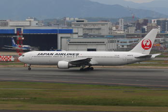 JA8976 - JAL - Japan Airlines Boeing 767-300