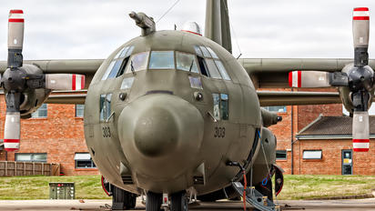 XV303 - Royal Air Force Lockheed Hercules C.3