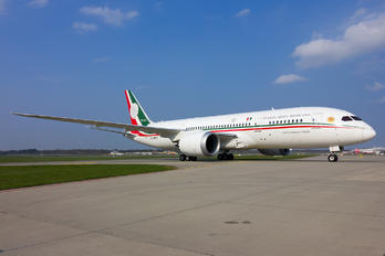 TP-01 - Mexico - Air Force Boeing 787-8 Dreamliner