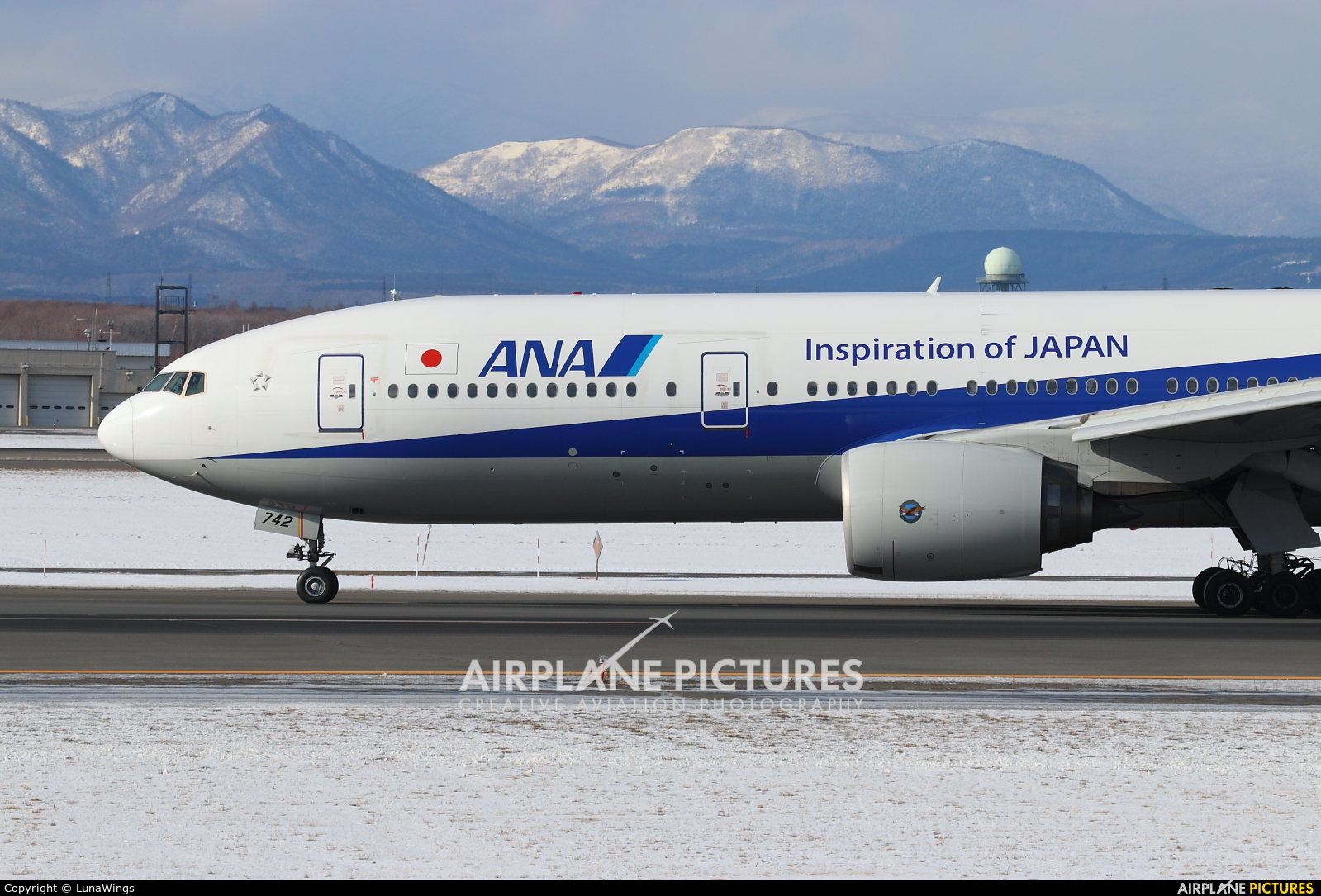 ANA - All Nippon Airways JA742A aircraft at New Chitose