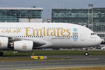 A6-EOV - Emirates Airlines Airbus A380