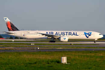 F-OSYD - Air Austral Boeing 777-300ER