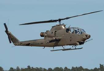 67-15826 - USA - Army Bell AH-1F Cobra