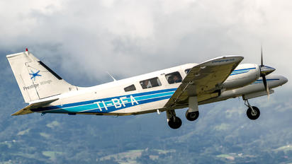 TI-BFA - Private Piper PA-34 Seneca