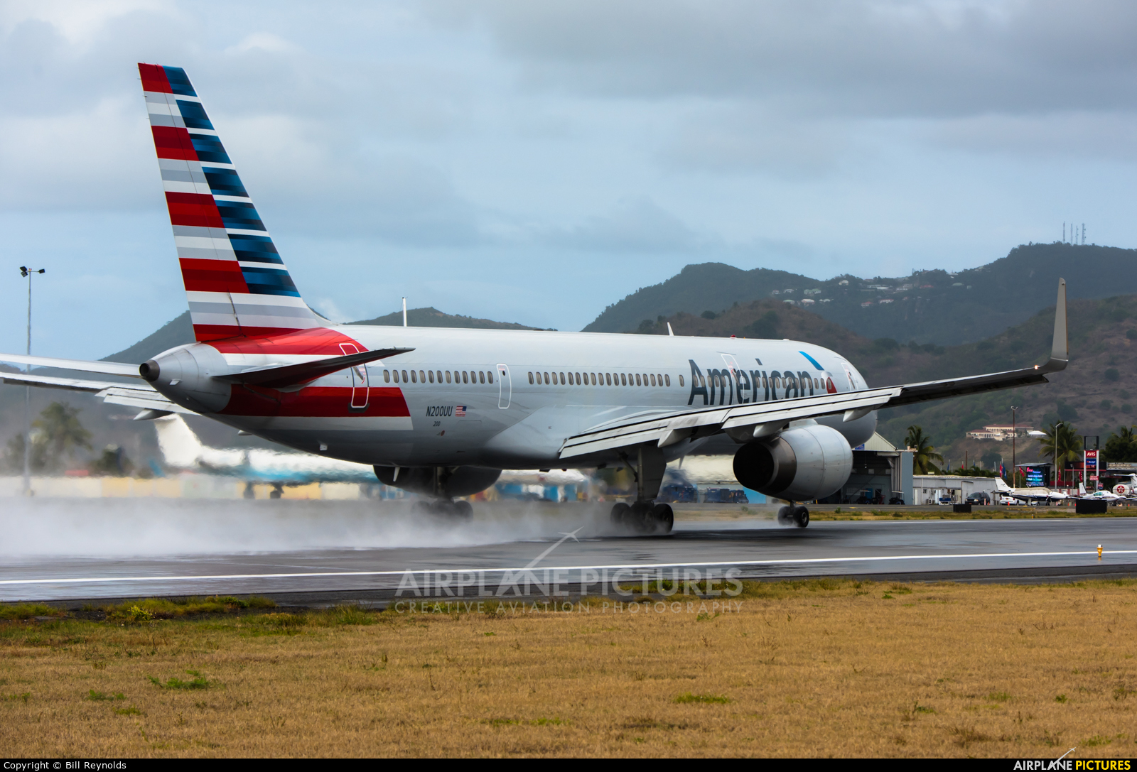 American Airlines N200UU aircraft at Sint Maarten - Princess Juliana Intl