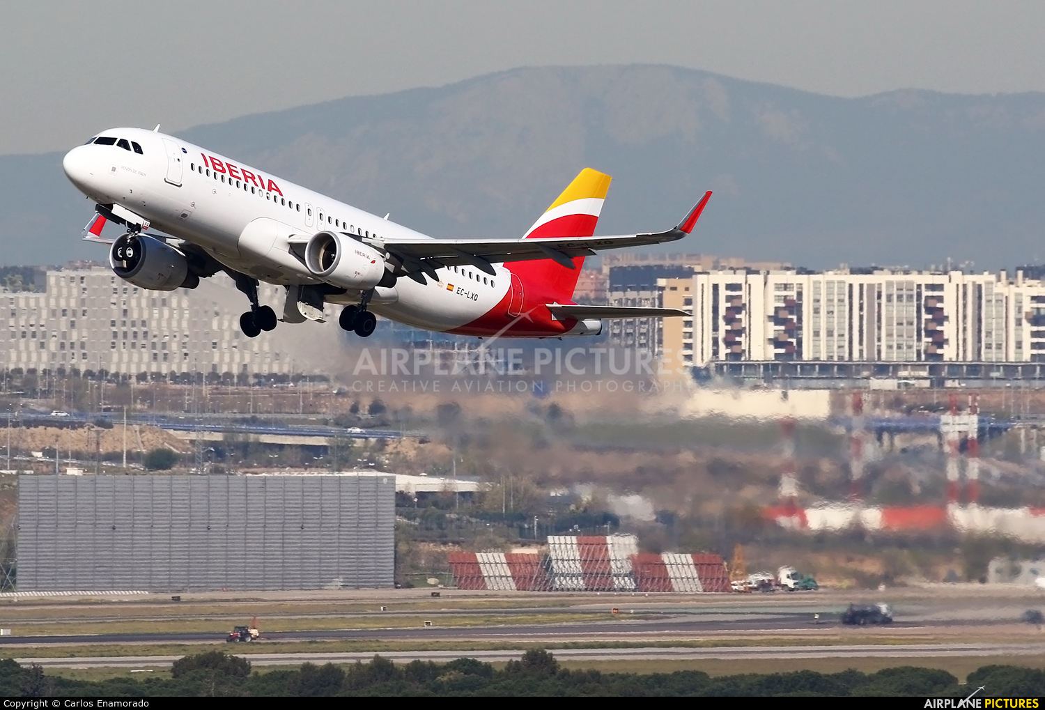 Iberia EC-LXQ aircraft at Madrid - Barajas