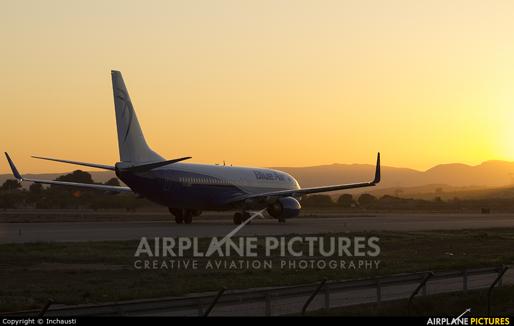 Blue Air YR-BME aircraft at Valencia